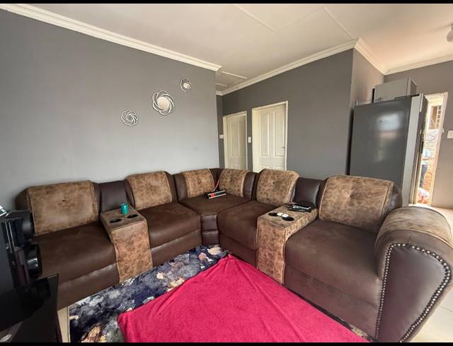 2 BEDROOM HOUSE FOR SALE IN VANDERBIJLPARK CE7